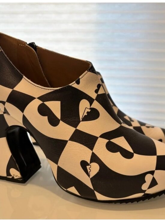 John Fluevog Shoes - Fluevog Black and White Heart Patterned Women's Shoes size 9